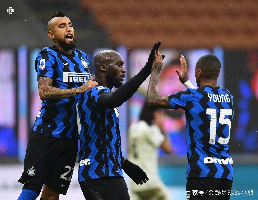 曼联力克多特蒙德，本泽马统治全场