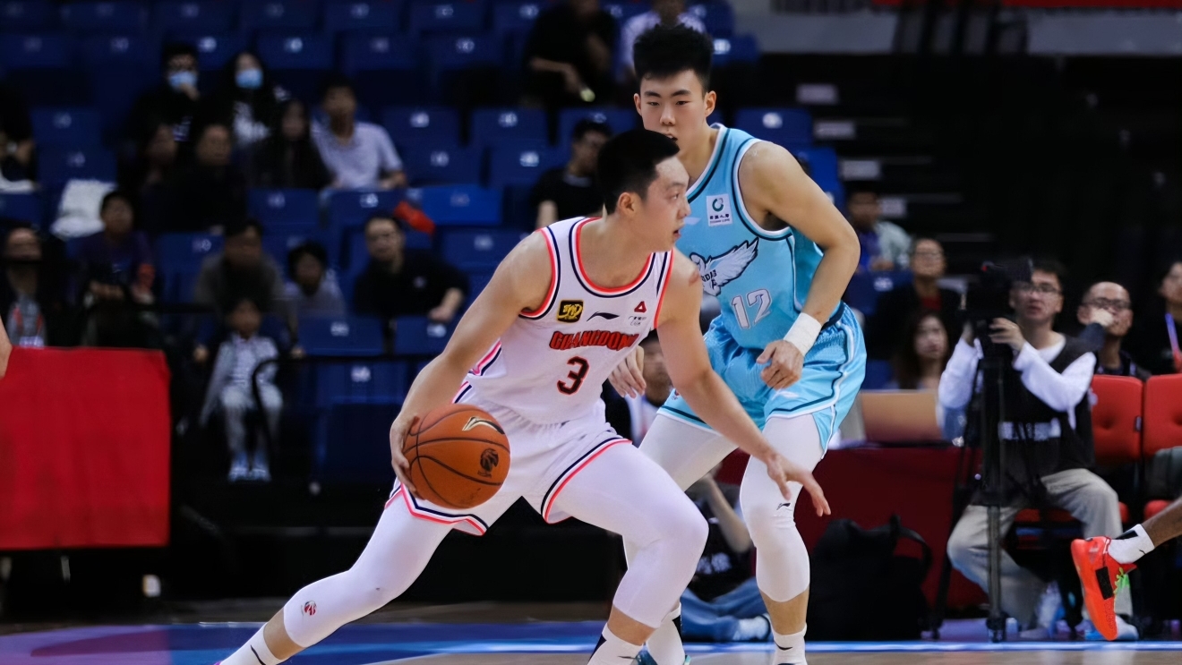 青岛队险胜广东队，张镇麟带队取胜