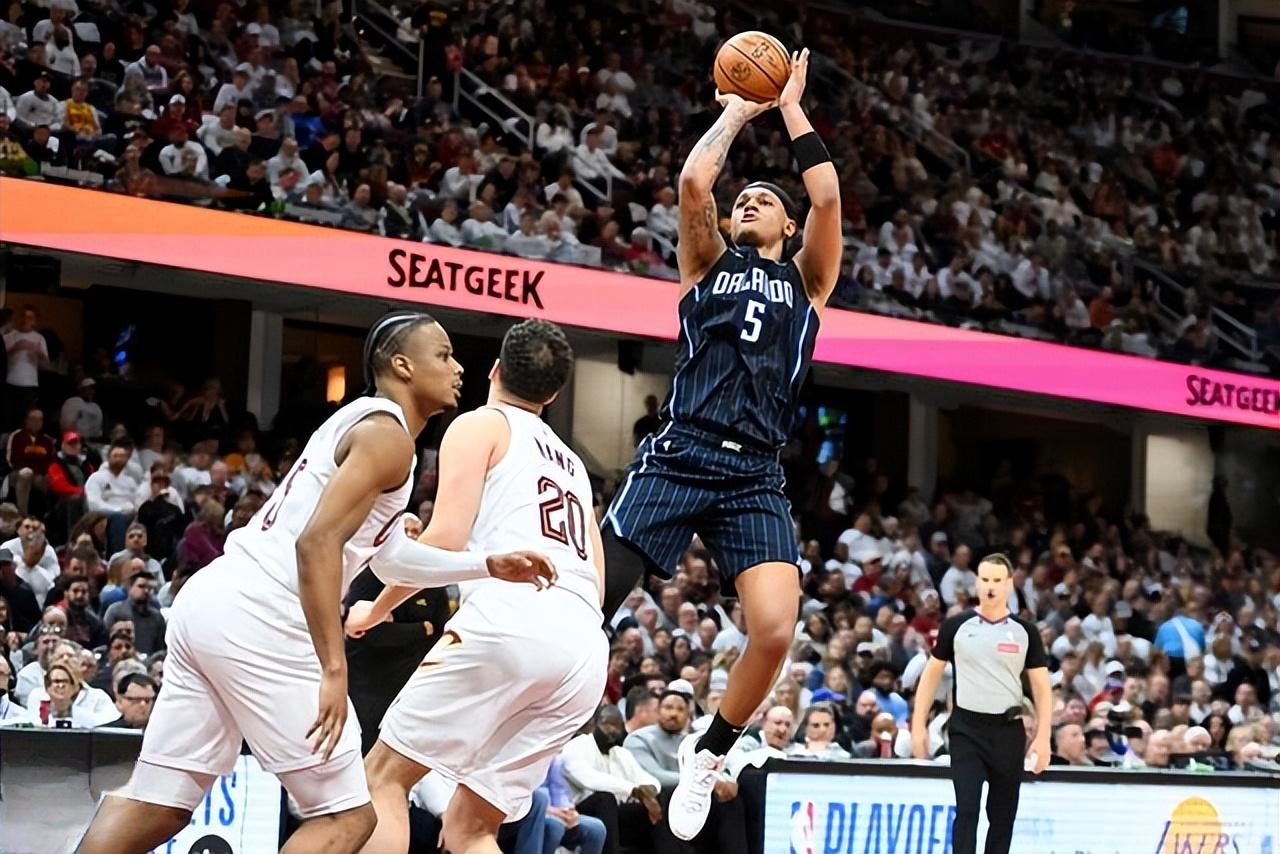 太阳轻取魔术，米切尔带队取胜