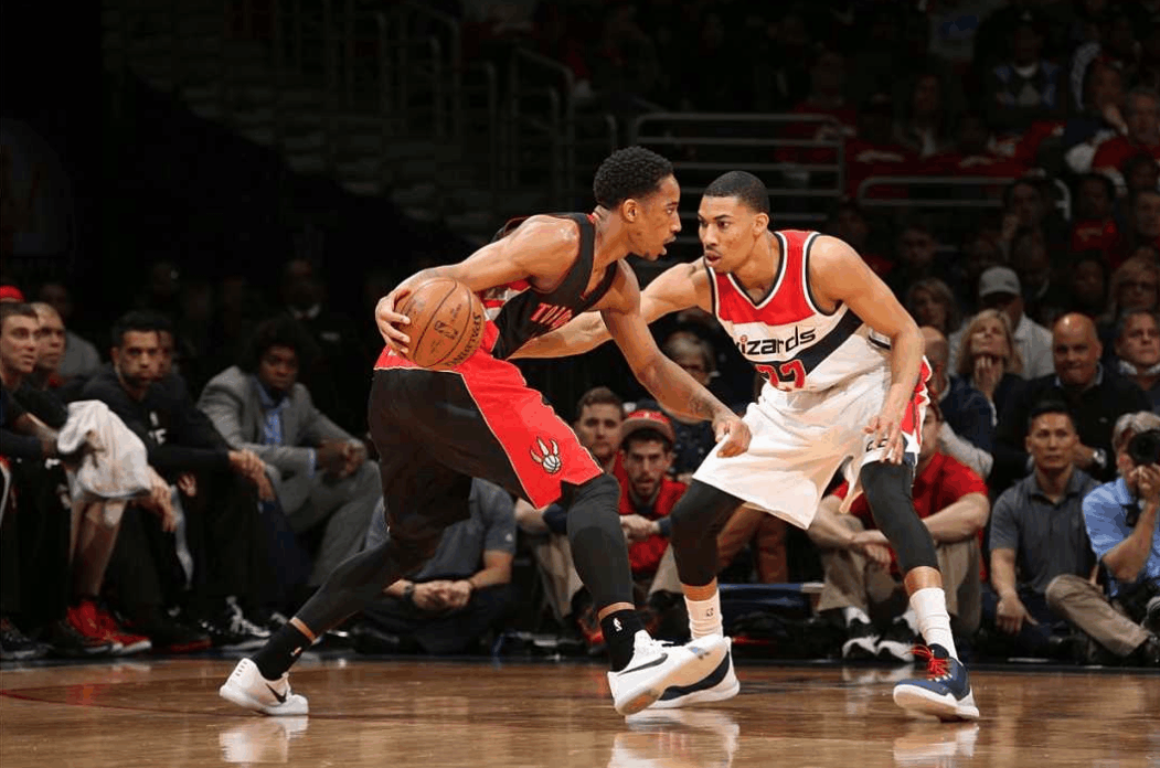 北京队横扫福建队,德罗赞惊艳四座 北京队横扫福建队,德罗赞惊艳四座