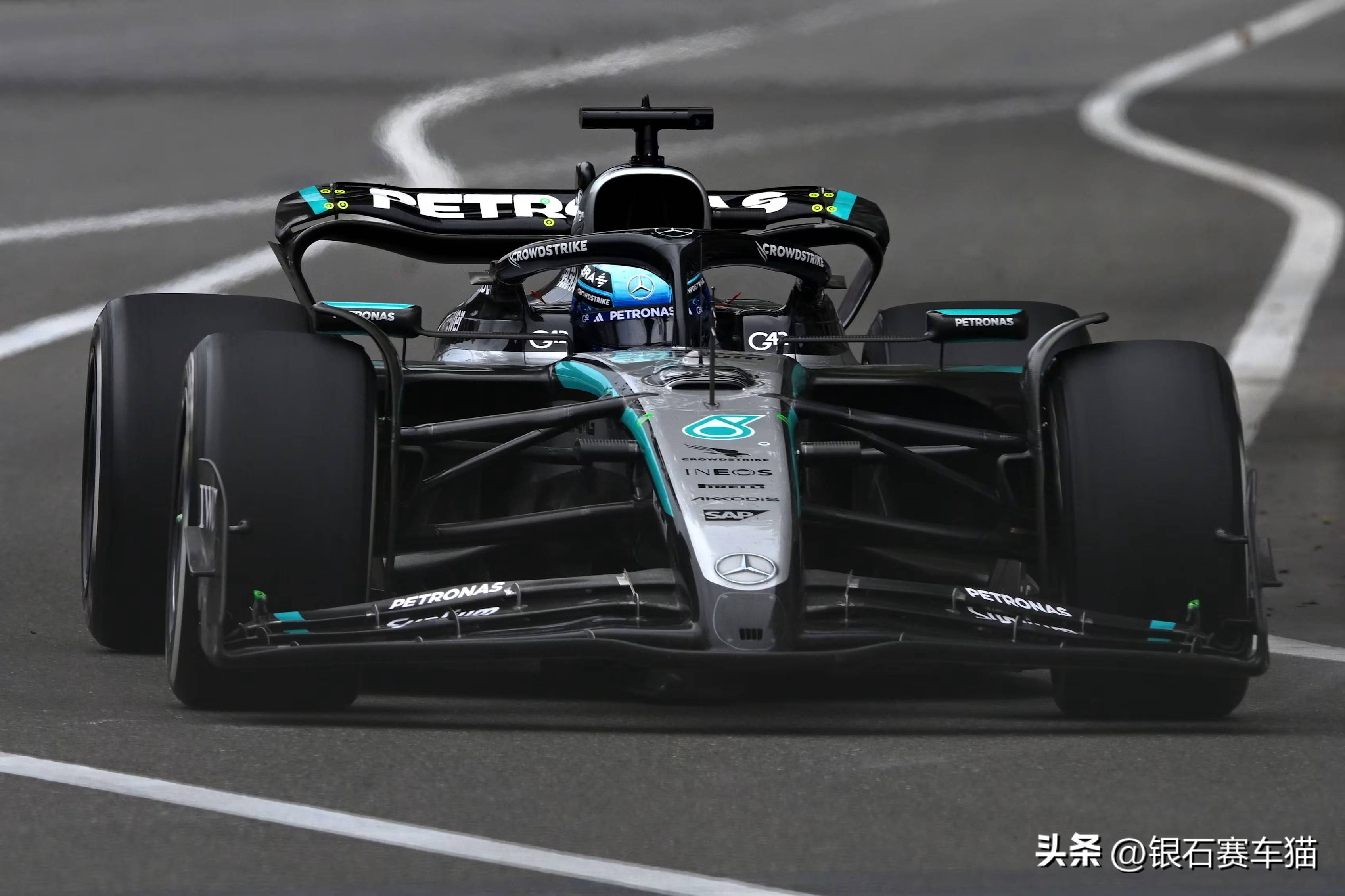 索伯车队鏖战迈凯伦，塞恩斯扛起全队