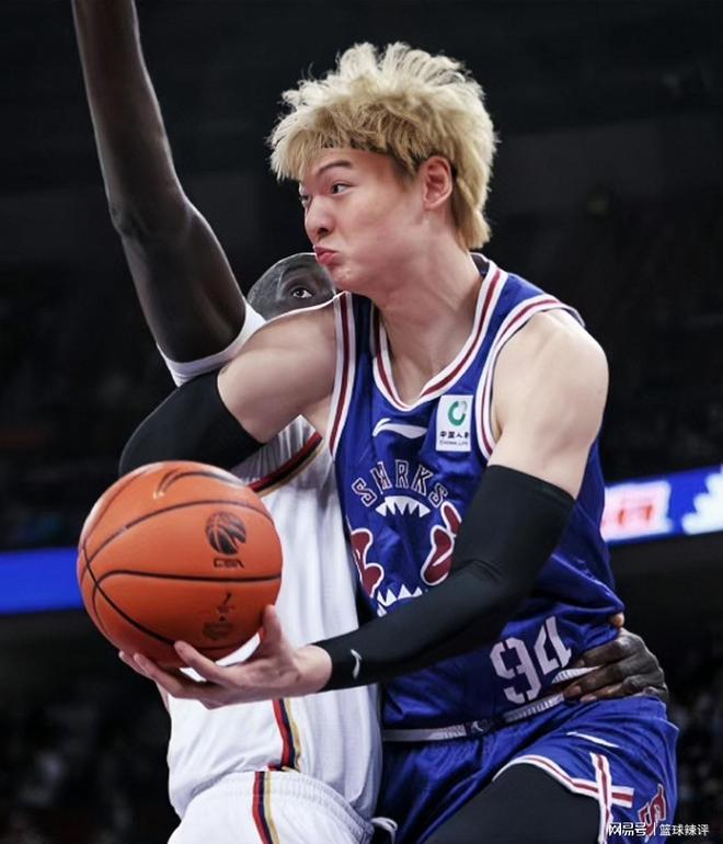 中国队逆转日本队,黄鸭组合高光表现 中国队逆转日本队,黄鸭组合高光表现