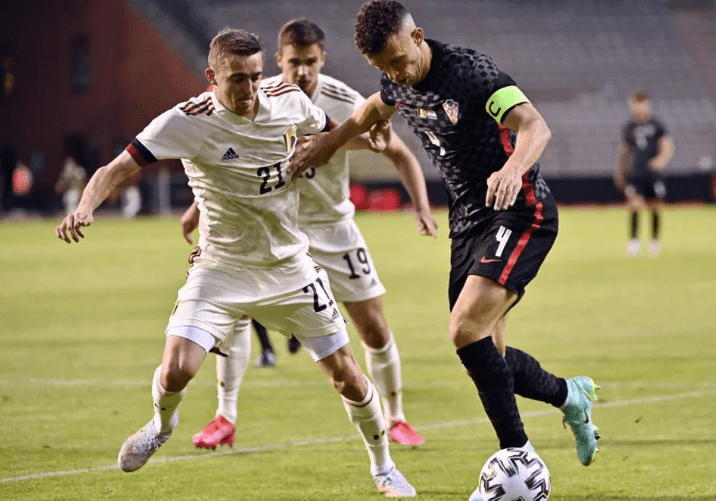 丹麦鏖战阿根廷，库尔图瓦扛起全队