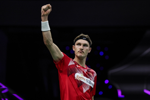 丹麦队鏖战德国队，安赛龙扛起全队