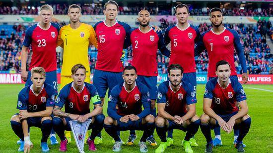 挪威队在场上不畏强敌