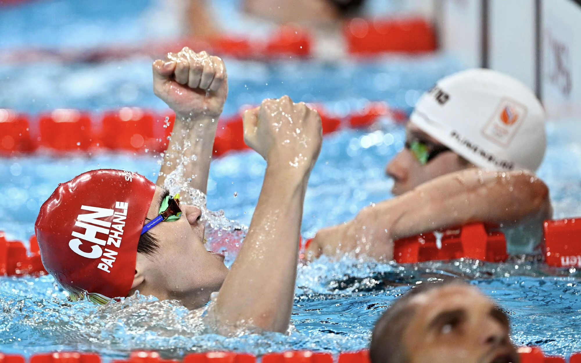 赛艇运动员稳定节奏实现突破