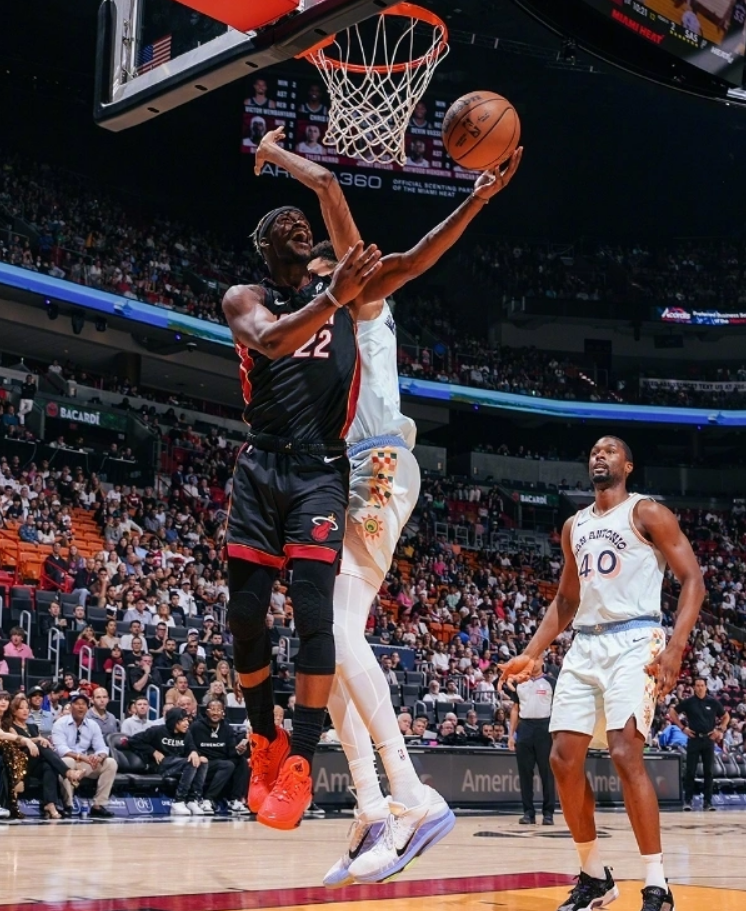 热火主场击败独行侠吊打对手，巴特勒秀出高效分