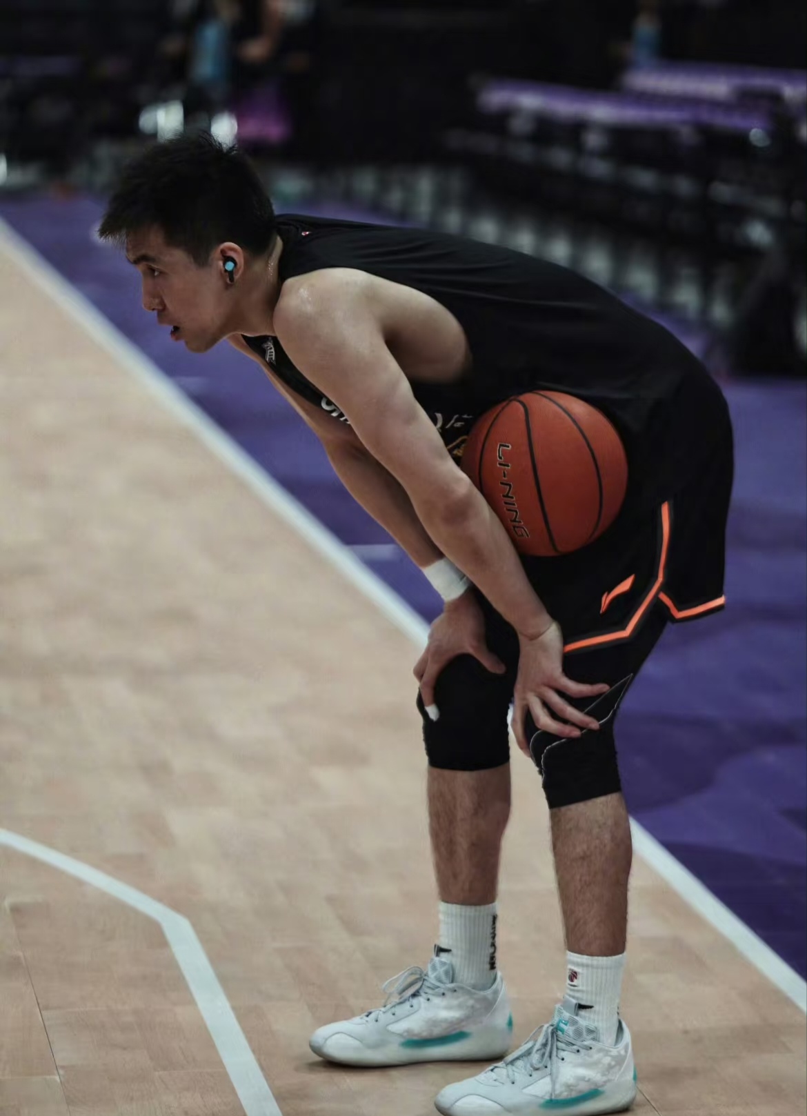 山西队逆转青岛队，郭艾伦状态火热