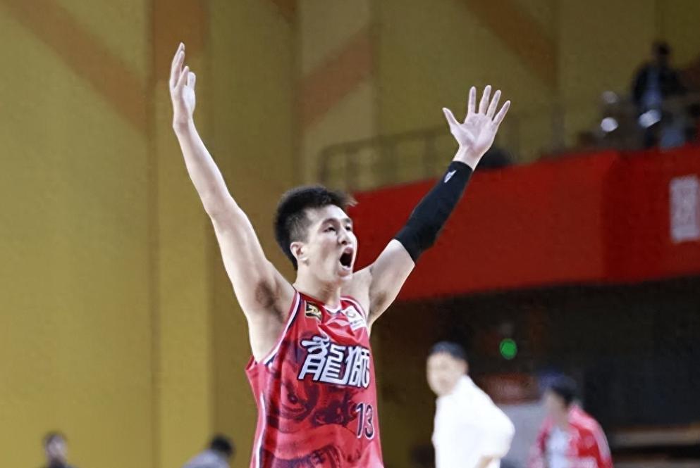 山西队逆转青岛队，郭艾伦状态火热