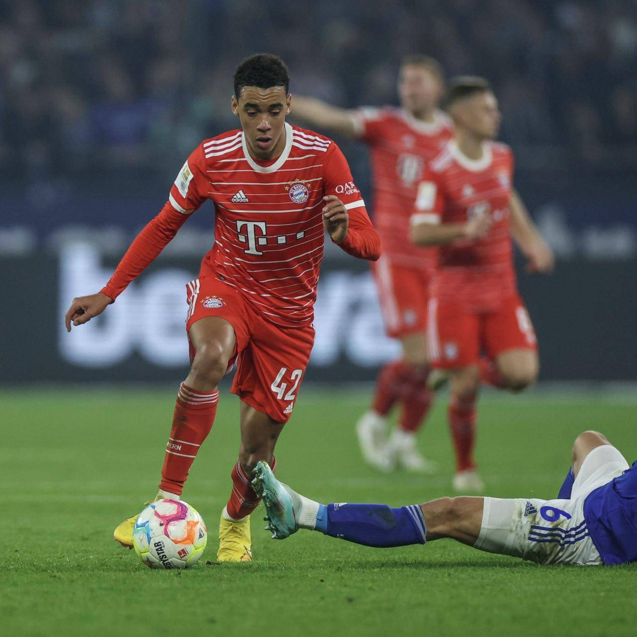 闪耀舞台！智利女足携手罗马尼亚晋级女子世界杯半决赛