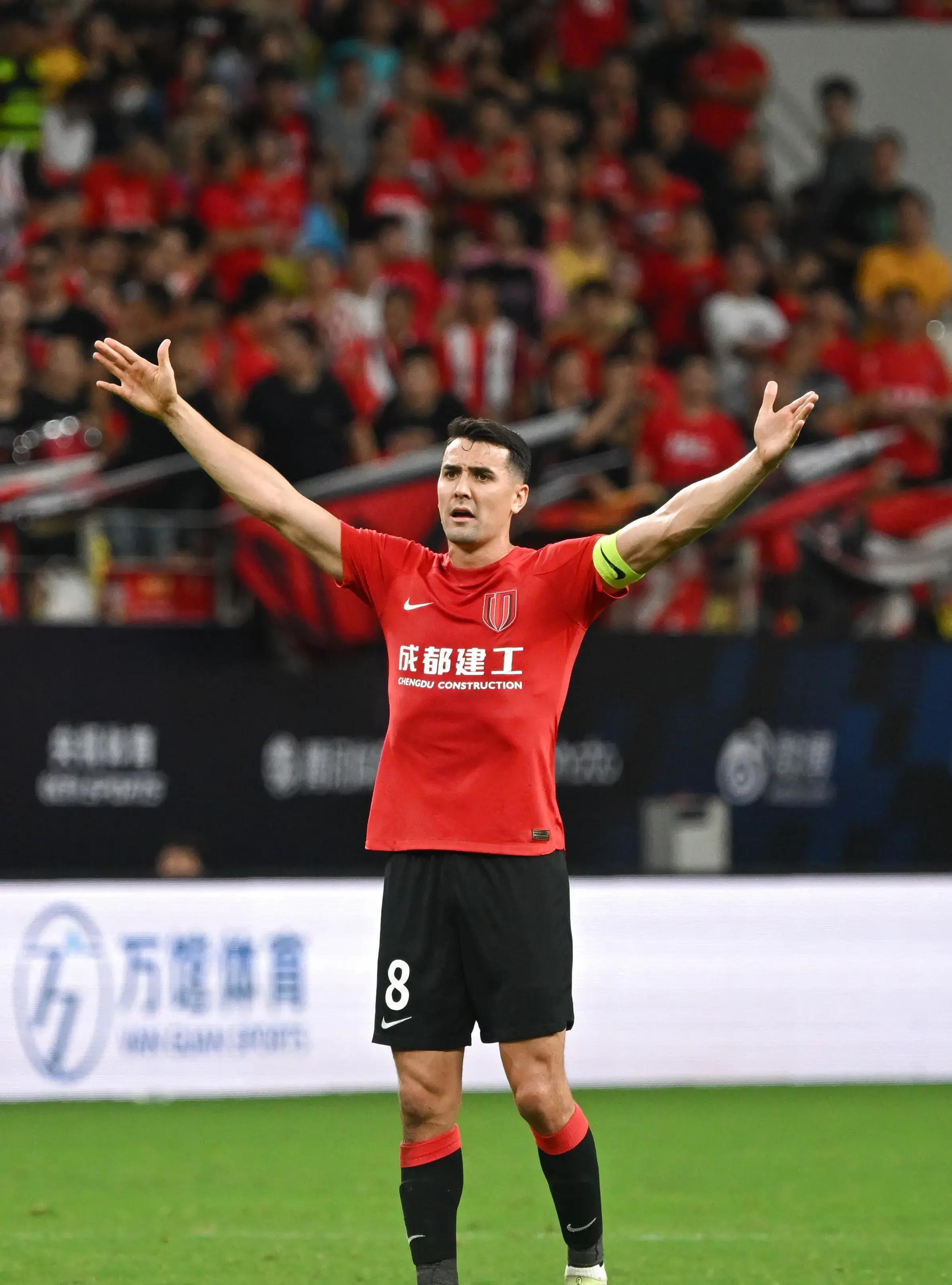 上港队长发挥出色,率领球队取得连胜 上港队长发挥出色,率领球队取得连胜