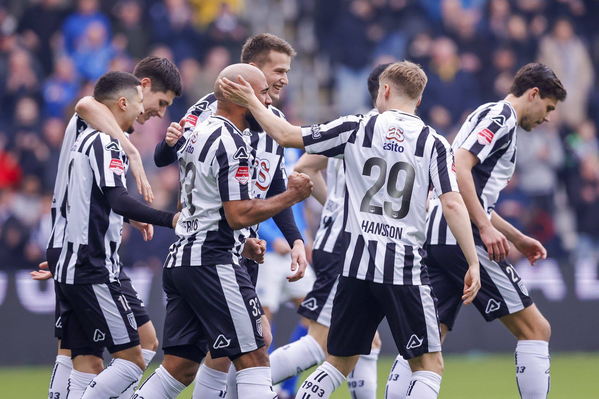 塞尔塔维戈主场遭遇失利，危急局面