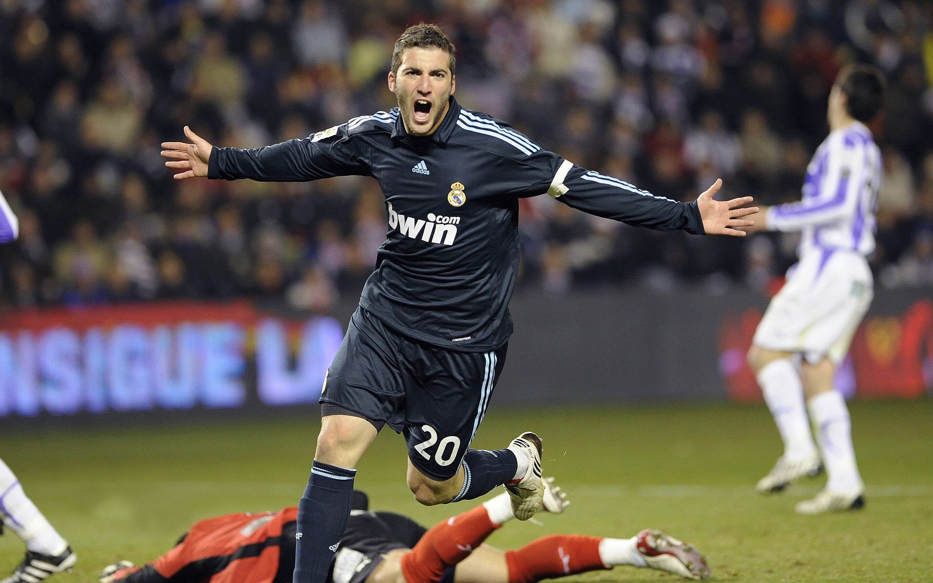 塞维利亚巅峰对决，罗德里关键一击，西班牙决胜卡塔尔